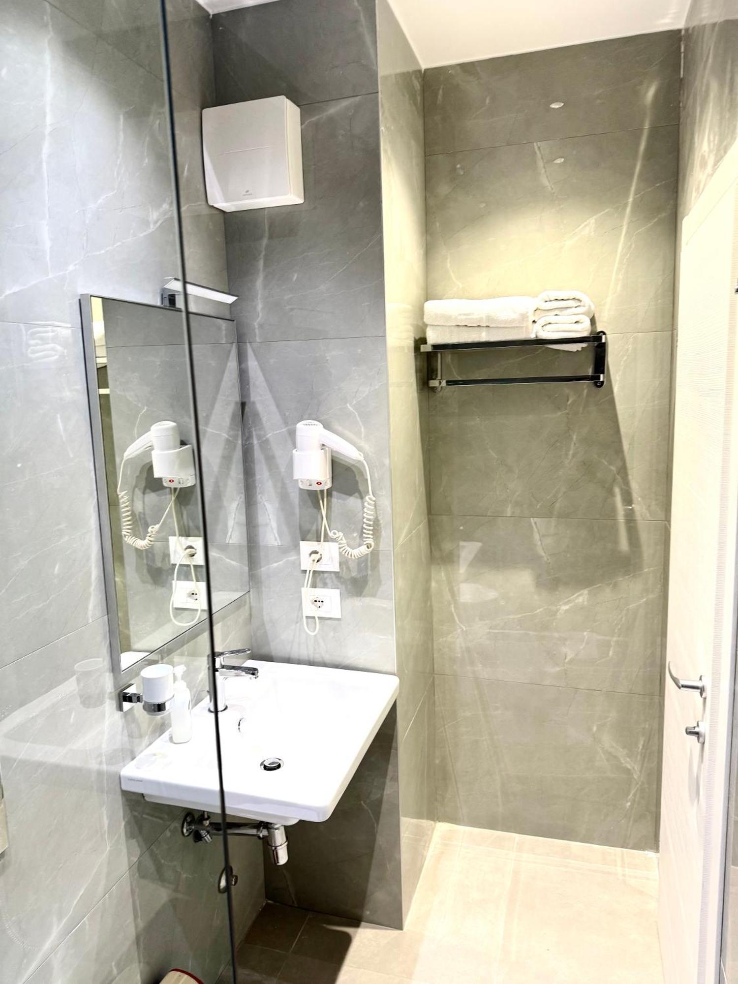 Rooms Dionis Tirana Exterior foto